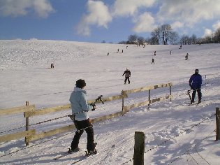 Wintersport im Sauerland: Skilift Hahnenbecke in Meinerzhagen. (Foto: Lorenz Teschner)
